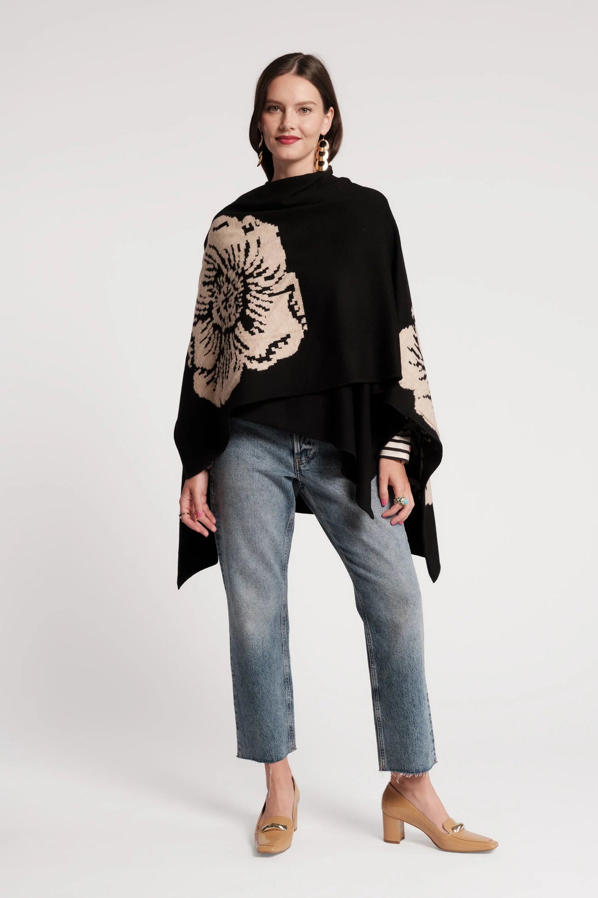 Ginny Wrap - Black Chrysanthemum