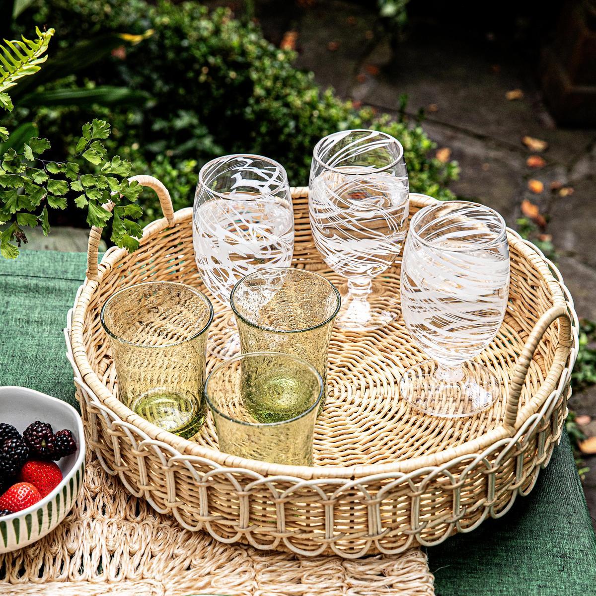 BMH - 16" Rattan Circle Tray