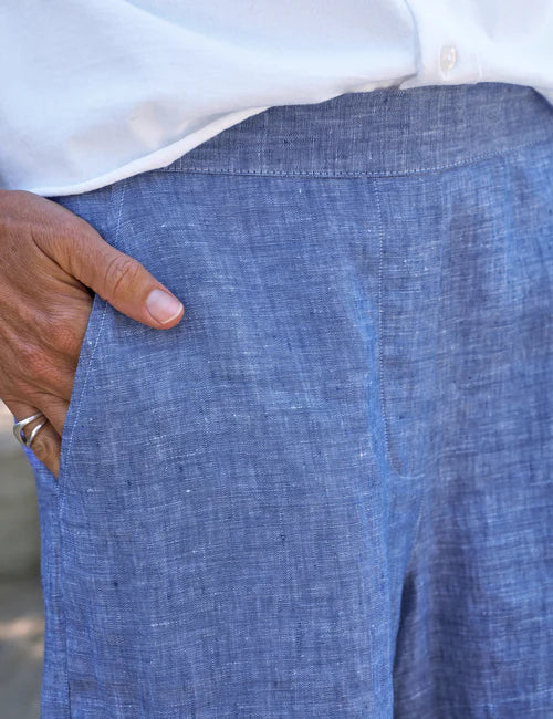 Mae Pull On Short - Navy Linen