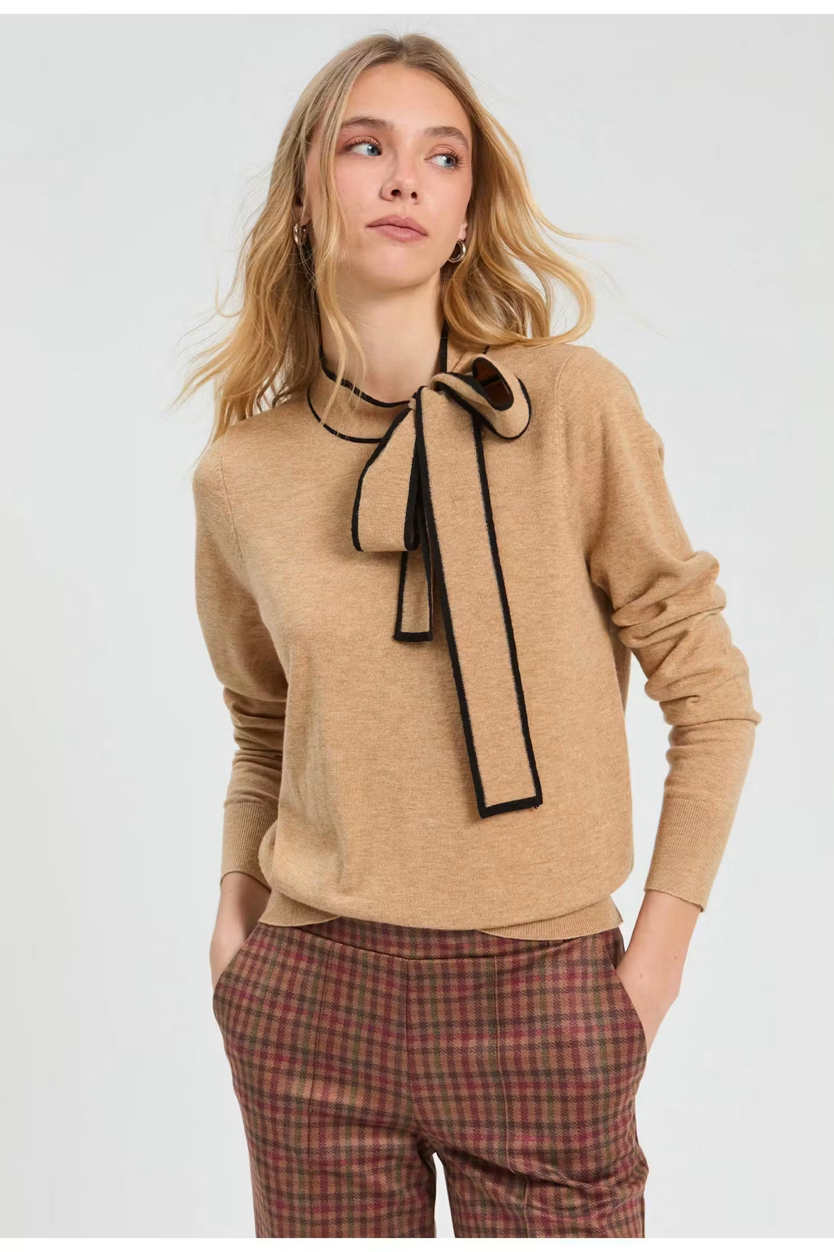 Lazo Knitwear - Tan & Black