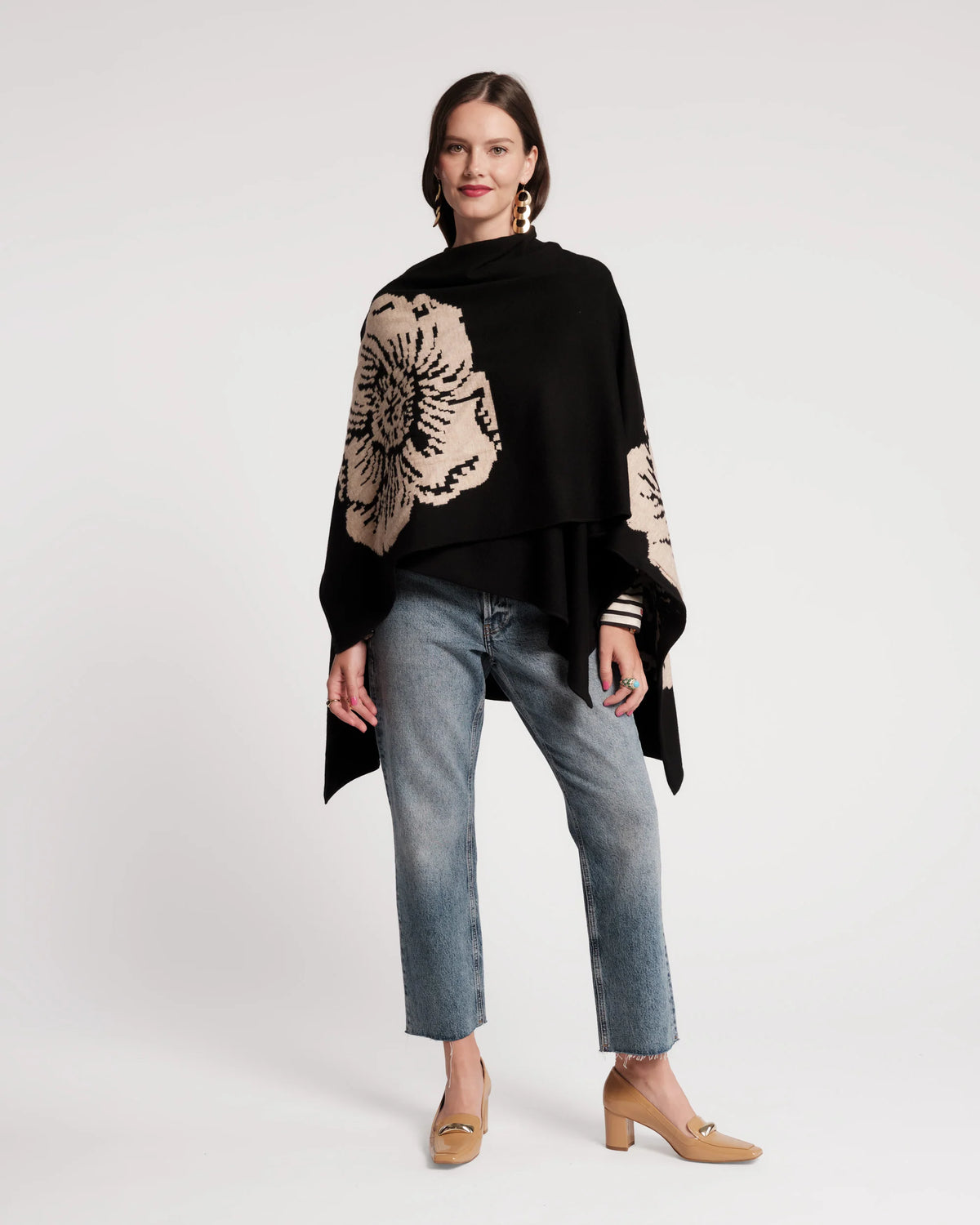 Ginny Wrap - Black Chrysanthemum