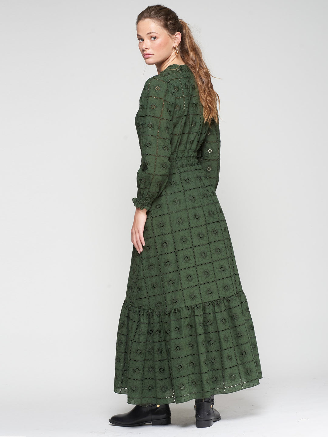 GREEN DRESS WITH FLORAL EMBROIDERY