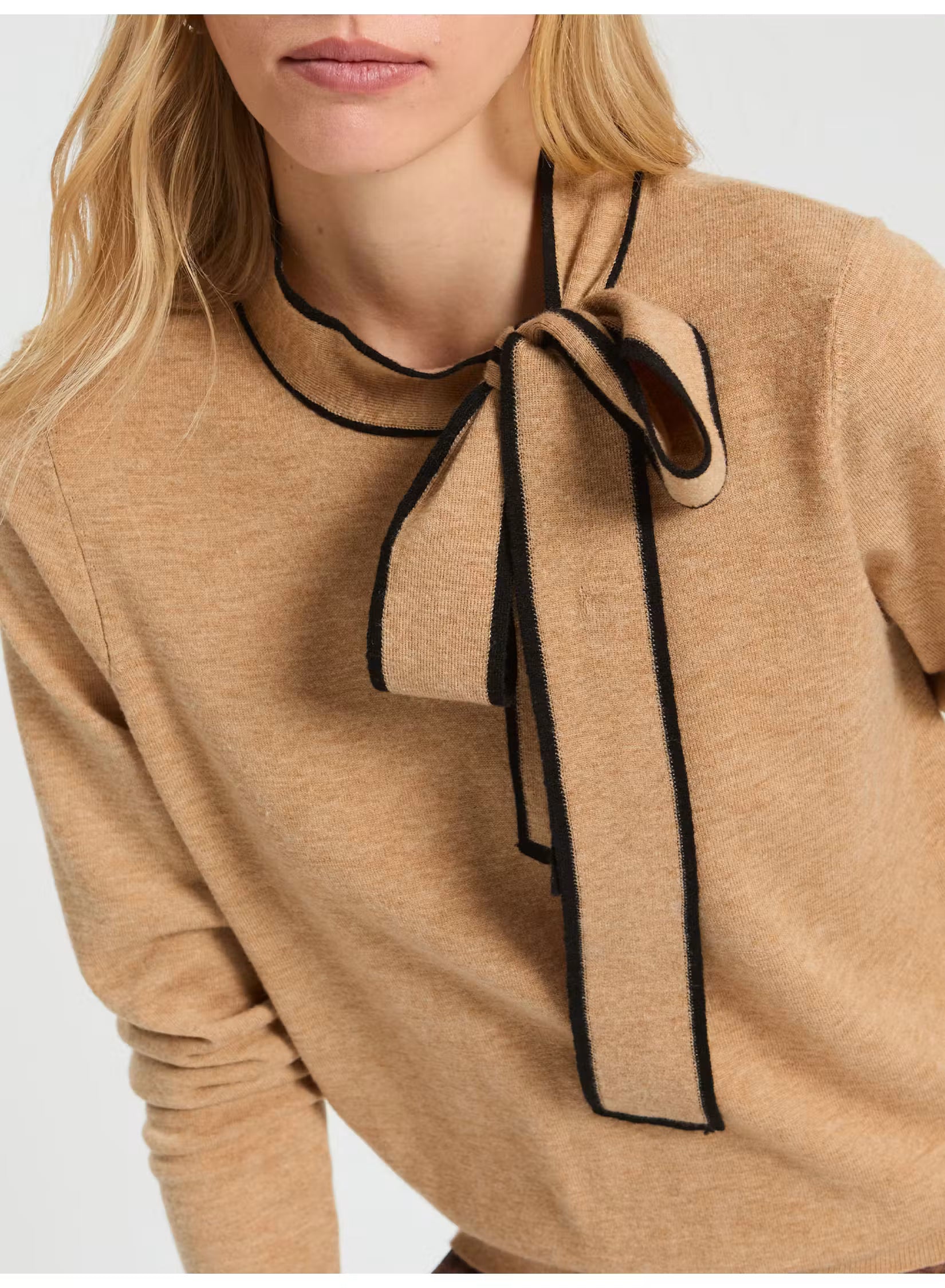 Lazo Knitwear - Tan & Black